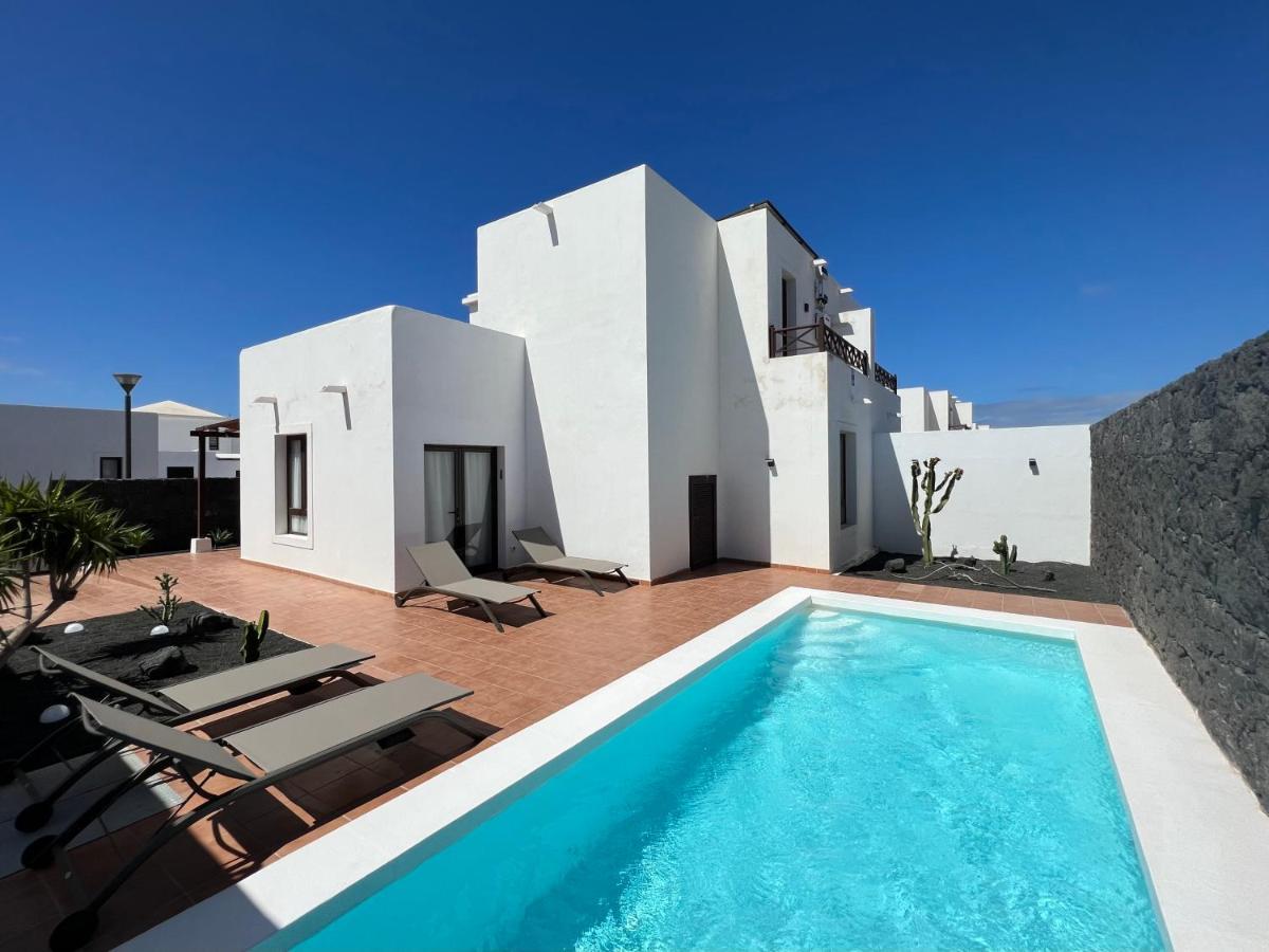 Luna Blanca - Modernes Ferienhaus Mit Privat Pool & Wlan Вилла